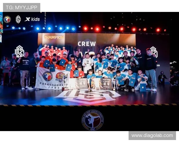 广州攀岩队在世界街舞大赛中展现独特节奏魅力与团队默契的精彩点评